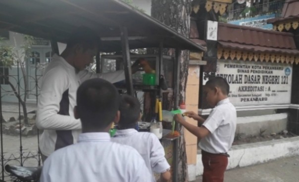 Instruksi Gubernur Riau Sekolah Libur Tapi Pagi Ini Siswa