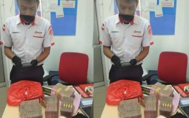 Uang sebesar setengah milar dalam plastik kresek, yang tertinggal di Stasiun Bogor. Foto: int  