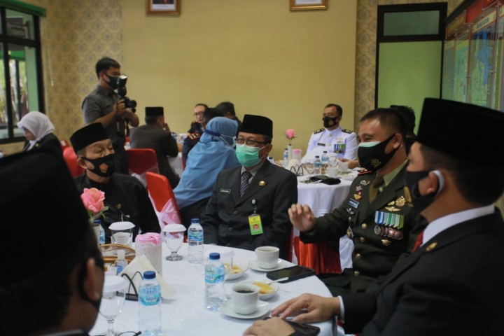Dandim 0303 Bengkalis Laksanakan Upacara Virtual Peringatan HUT Ke-75 TNI AD Bersama Presiden RI (foto/lin)