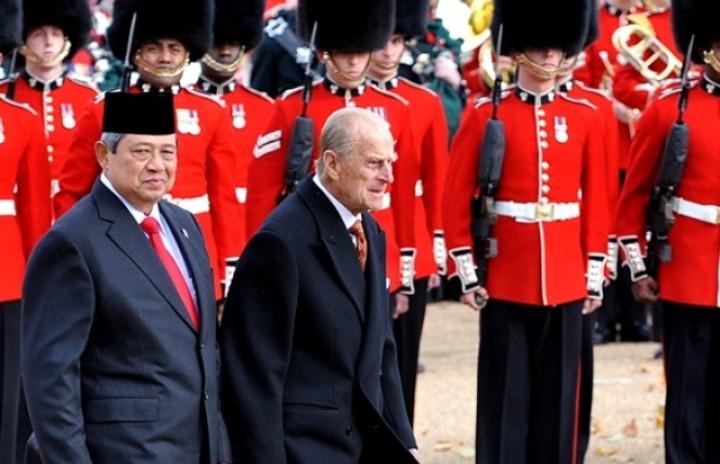 Kenangan SBY bersama Pangeran Philip saat kunjungan kenegaraan ke Inggris tahun 2012.  Foto: int 