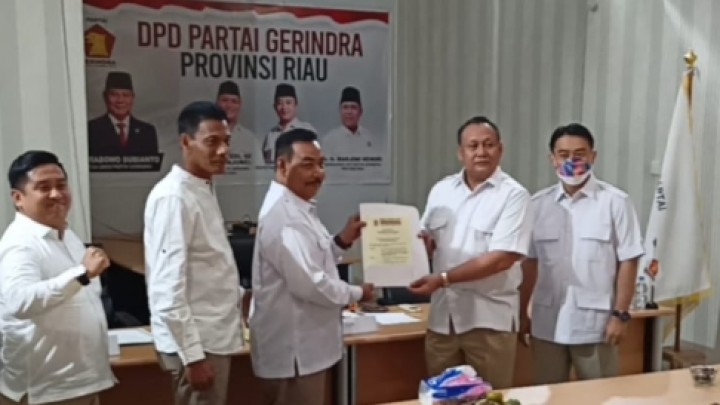 Penyerahanan SK ketua DPC Gerindra Kab Bengkalis