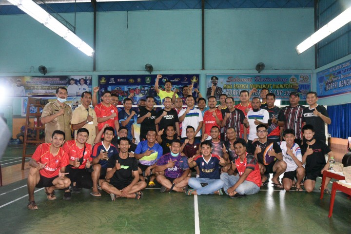 Perpisahan Kapolres Bengkalis bersama pecinta olahraga Badminton di Gor Rabbit