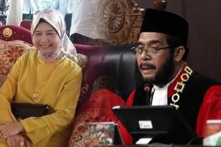 Ketua Mahkamah Konstitusi Anwar Usman dan Idayati, Sumber: Internet