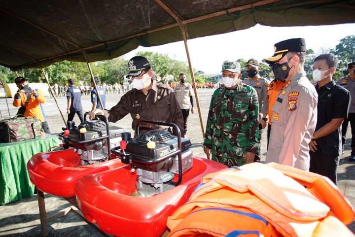 Bupati HM Wardan cek peralatan penanganan karhutla di Inhil