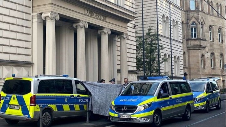 Potongan kepala manusia ditinggalkan di gedung pengadilan di Distrik Bonn, Jerman. (Foto: Reuters)   