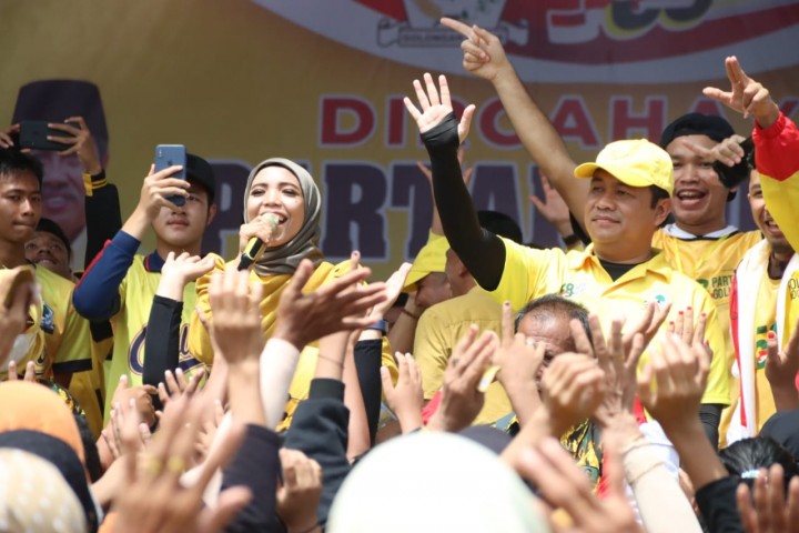 Ketua DPRD Riau Yulisman saat menghadiri jalan sehat 