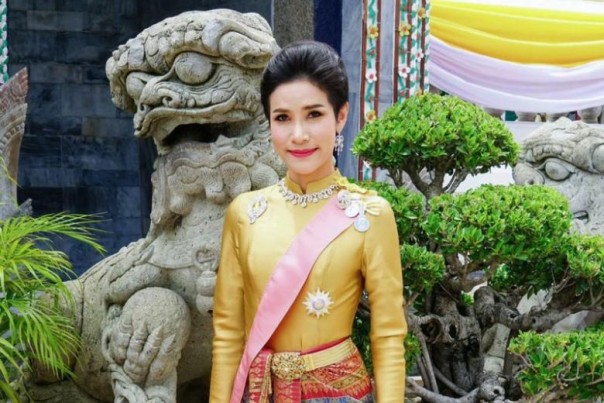 Cantik dan Seksi Foto foto Eksklusif Selir Raja Thailand  