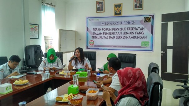 Kepala Cabang BPJS Kesehatan Kota Dumai Duita Nora Manurung mensosialisasikan Perpres/pno