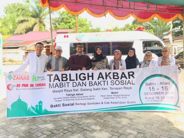 Rumah Sakit Ibu dan Anak Zainab bersama Rumah Sakit Prof DR Tabrani menggelar acara Tabligh Akbar di Tenayan Raya/nof