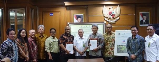 Penandatanganan komitmen MERA di Kantor KLHK, Rabu (19/12/2018)