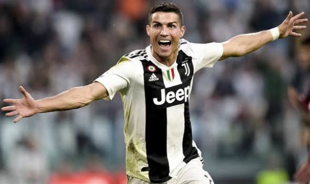 Cristiano Ronaldo saat melakukakan selebrasi beberapa waktu lalu. Foto. Reuters