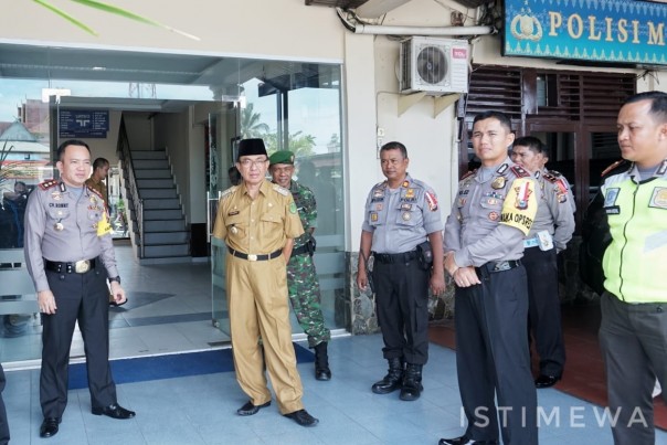 Bupati Inhil Drs HM Wardan MP meninjau Operasi Lilin Ketupat Siak 2018/rgo