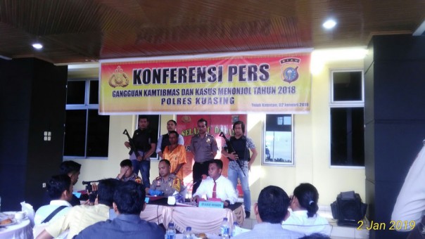 Kapolres Kuansing AKBP Muhammad Mustofa, S.Ik. M.Si saat jumpa pers dengan wartawan Kuansing di Mapolres Kuansing./zar