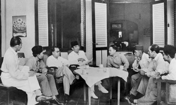 Presiden Soekarno melakukan rapat (foto/int) 