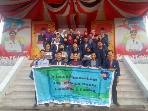 Penggalangan  dana untuk korban Tsunami di Banten dan Lampung./hari
