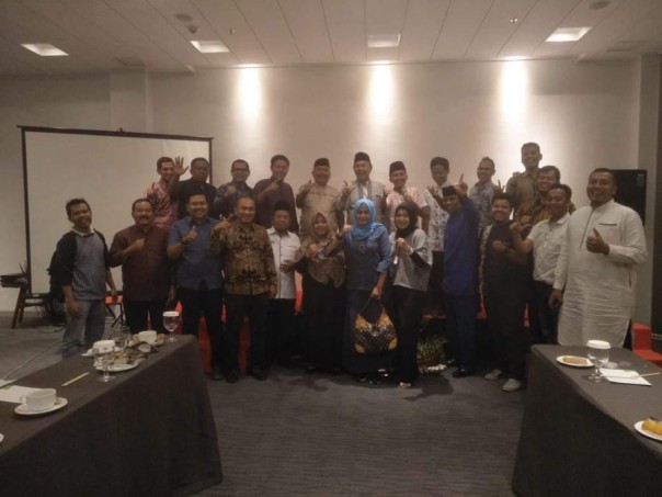 Pengurus dan anggota IKKS Pekanbaru foto bersama usai menggelar diskusi/ist