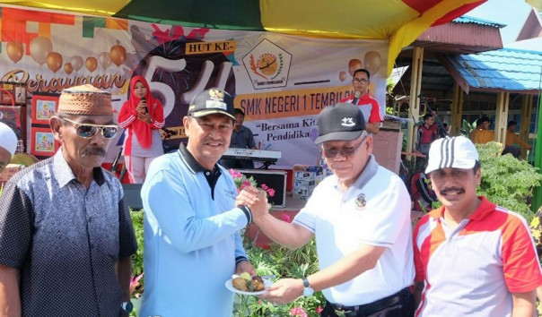 Wakil Bupati Kabupaten Inhil, H Syamsuddin Uti menghadiri milad ke-54 SMKN 1 Tembilahan/rgo