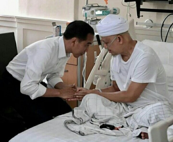 Presiden Jokowi jenguk Ustaz Arifin Ilham di rumah sakit