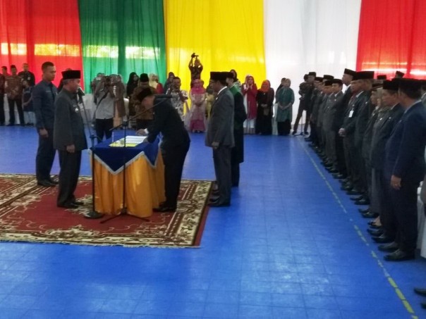 235 Pejabat Eselon II, III dan IV Dilingkungan Pemkab Meranti dilantik, Kamis 10 Januari 2019/mad