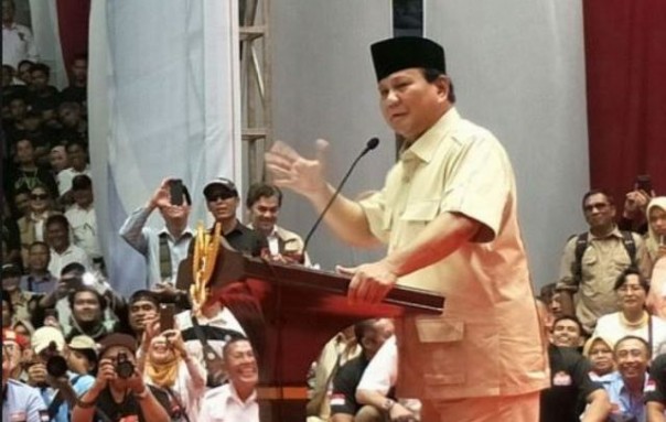 Prabowo Subianto memberikan arahan kepada Relawan Roemah Djoeang. Foto: int 