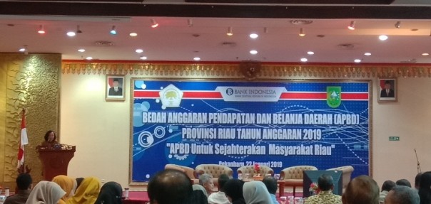 Kepala BI Perwakilan Riau, Siti Astiyah saat memberikan sambutan