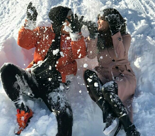 Billy Syahputra main salju bersama Hilda (foto/instagram) 