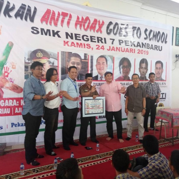 Gerakan Anti Hoax Goes to School yang diselengarakan konstituen Dewan Pers yang ada di Riau, /ist