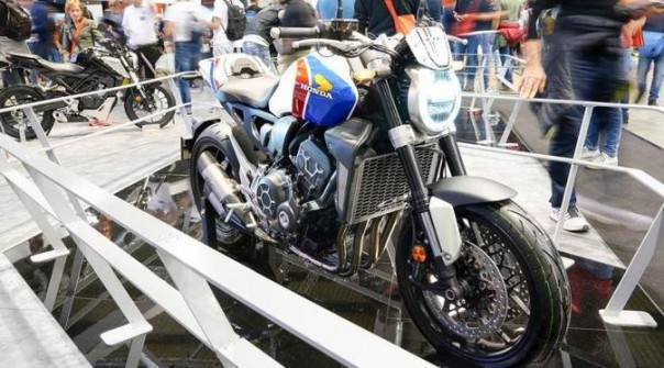 Neo Sports Cafe, CB1000R+ Limited Edition./int