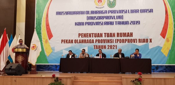 Bupati Kuansing H Mursini memberikan pemaparan pada Musorprovlub KONI Riau/zar