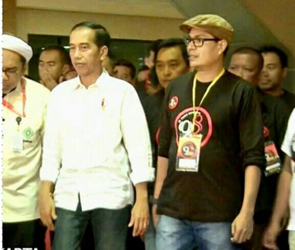 Faizal Assegaf unggah foto bersama Jokowi di Medsosnya (foto/instagram) 