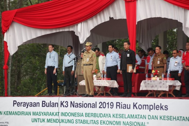 Sekdaprov Riau H Ahmad Hijazi pimpin apel Peringatan Bulan K3/ist