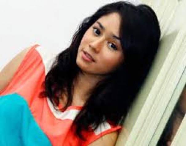 Aktris Saphira Indah