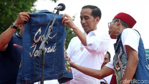 Dekalarasi Jokowi di Surabaya disematkan panggilan 'cak' dan 'jancuk' (foto/detik) 