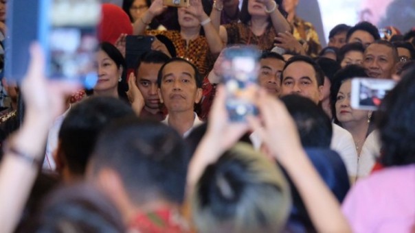 Jokowi saat bersilaturahmi dengan pengusaha Jawa Tengah. Foto: int 