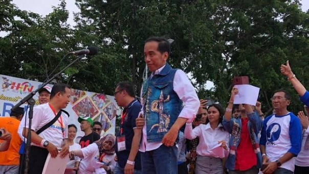 Presiden Jokowi saat diberi gelar Cak dan Jancuk di Surayaba