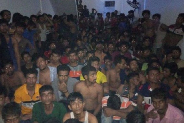Seratusan warga asal Bangladesh, yang ditemukan dalam kondisi disekap di salah satu ruko di Kota Medan, Sumatera Utara. Foto: int 