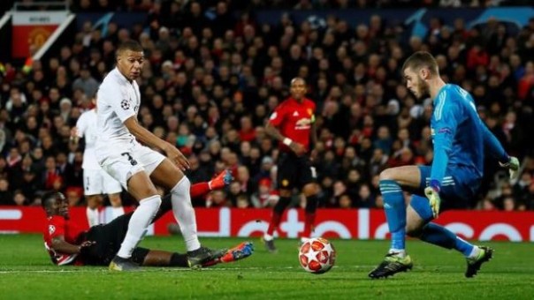 Mbappe ikut menyumbangkan satu gol saat PSG menundukkan Manchester United. Foto: int 