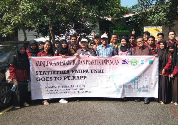  33 mahasiswa dan dua Dosen dari Program Studi Statistika Jurusan Matematika FMIPA UNRI melakukan kunjungan industri ke PT Riau Andalan Pulp and Paper/ist