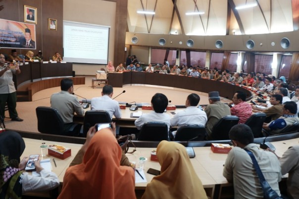 Rapat penetapan status siaga darurat karhutla oleh Pemprov Riau