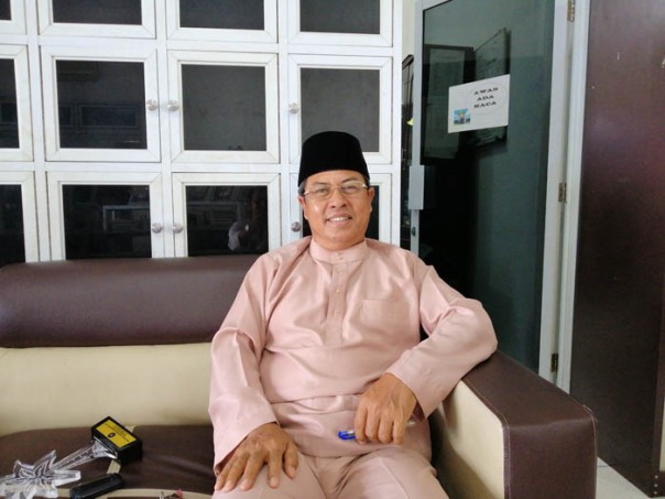 Kepala Dinas Perpustakaan dan Kearsipan,  Drs H Ismail Arsyad MSi/mad