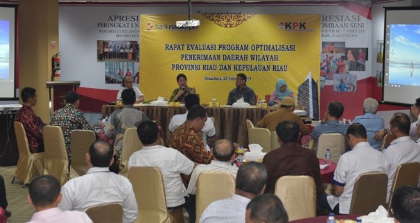 Rapat evaluasi KPK dengan Bank Riau Kepri