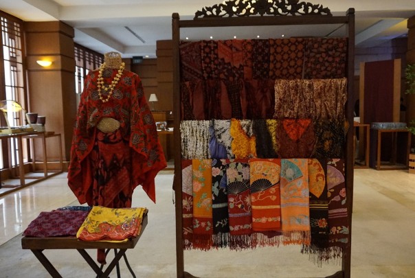 Sebuah bazaar diadakan pada acara 'My Priceless Heritage - Batik, Identity & Legacy' oleh perancang busana Novita Yunus pada 13 Oktober 2018 di Grha Bimasena, Jakarta Selatan