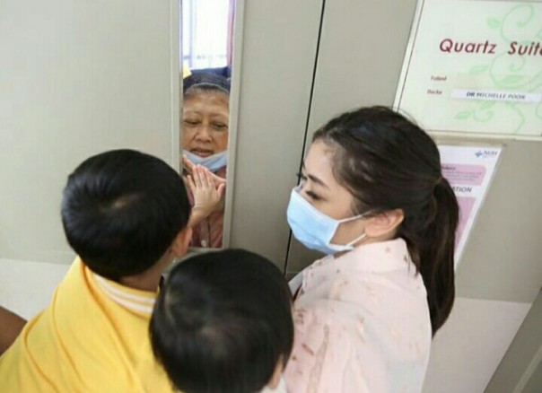 Ani Yudhoyono melihat cucu-cucunya (foto/instagram) 