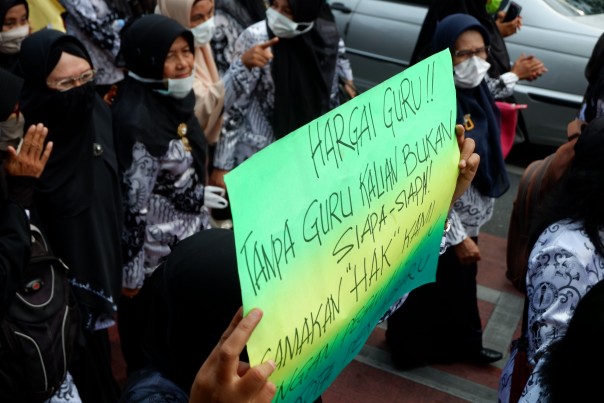 Aksi demo ribuan guru sertifikasi di Kota Pekanbaru
