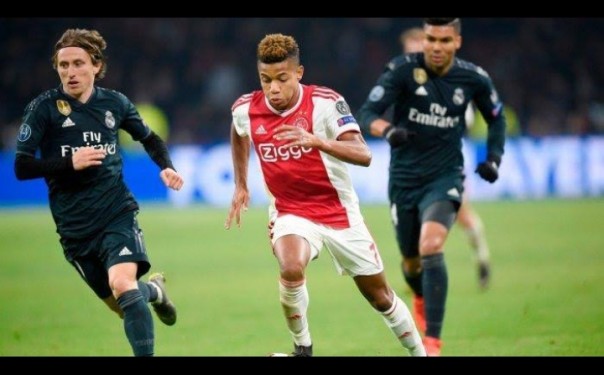 Pemain Ajax leluasa membombardir gawang Real Madrid