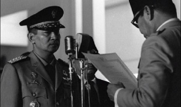 Presiden Soekarno dan Jenderal Soeharto (foto/int) 