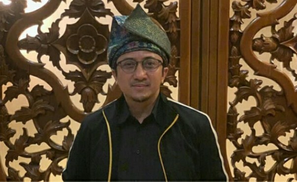 Ustaz Yusuf Mansur mendapat Tanjak Riau (foto/instagram) 