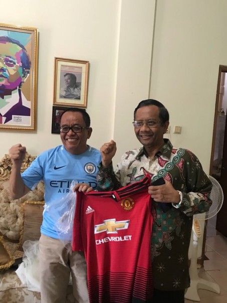 Mahfud MD dan Said Didu adalah rival dalam membela klub sepakbola (foto/int) 