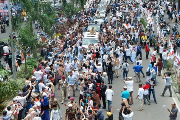 Prabowo disambut ribuan warga Riau (foto/amri) 