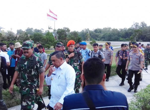 Panglima TNI dan Kapolri Tiba Di Pangkalan Militer Lanud Roesmin Nurjadin